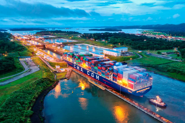Panama_Canal